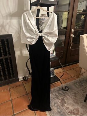 Nur Karaata Black Evening Gown with Oversized White Bow Detail